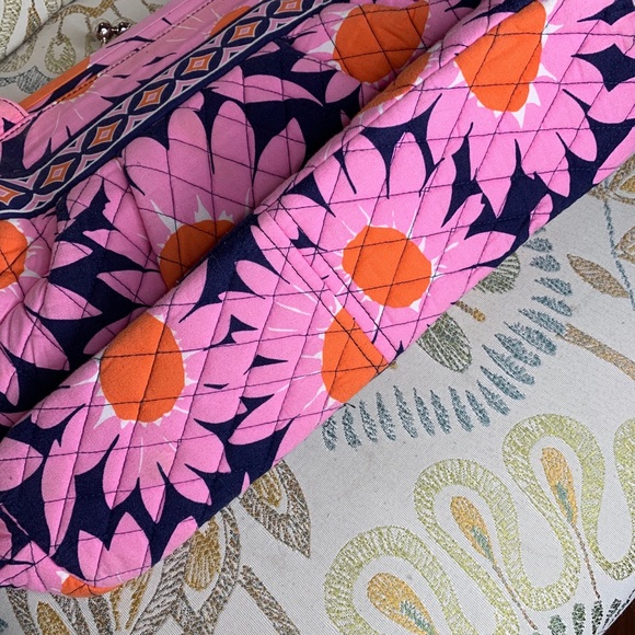 Vera Bradley Bright Pink Daisy Kisslock Purse Bag - Picture 4 of 5
